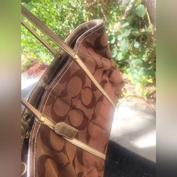 Coach  totes - Picture 11 of 13